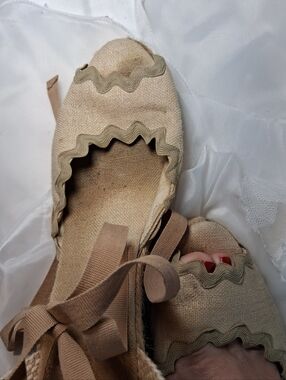 Women's Ladies Worn Beige Scalloped Heels Sandals with Ankle Tie